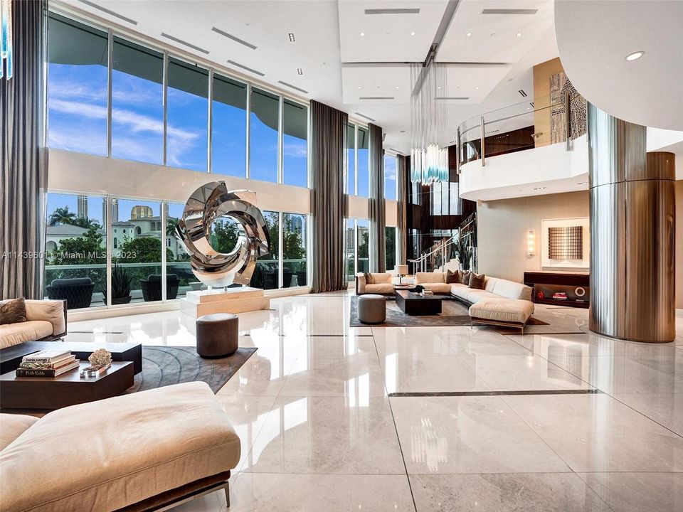 Vendido Recientemente: $2,500,000 (3 camas, 3 baños, 2840 Pies cuadrados)