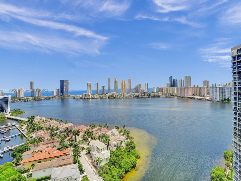 Vendido Recientemente: $2,500,000 (3 camas, 3 baños, 2840 Pies cuadrados)