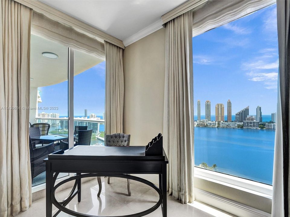 Vendido Recientemente: $2,500,000 (3 camas, 3 baños, 2840 Pies cuadrados)