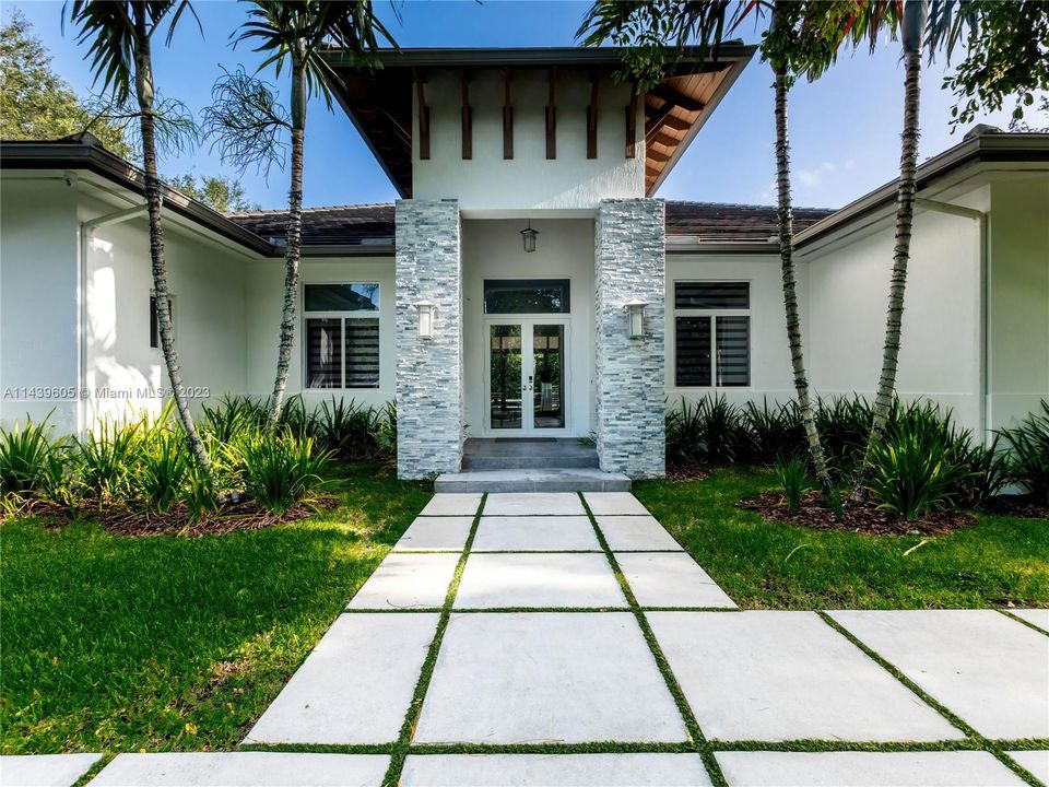 Recently Sold: $4,990,000 (5 beds, 6 baths, 5073 Square Feet)