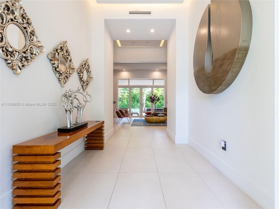 Recently Sold: $4,990,000 (5 beds, 6 baths, 5073 Square Feet)