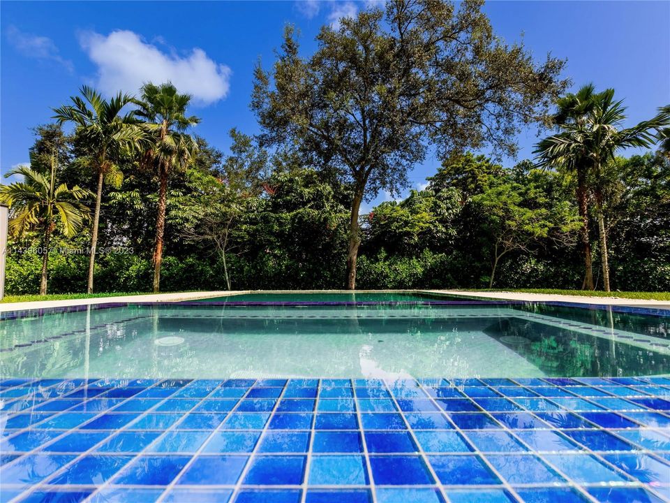 Recently Sold: $4,990,000 (5 beds, 6 baths, 5073 Square Feet)