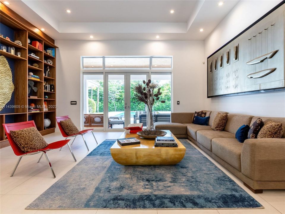 Recently Sold: $4,990,000 (5 beds, 6 baths, 5073 Square Feet)