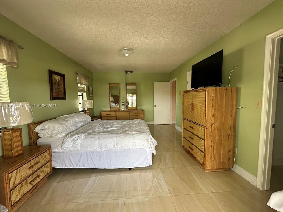 Недавно арендовано: $3,600 (2 спален, 1 ванн, 1155 Квадратных фут)