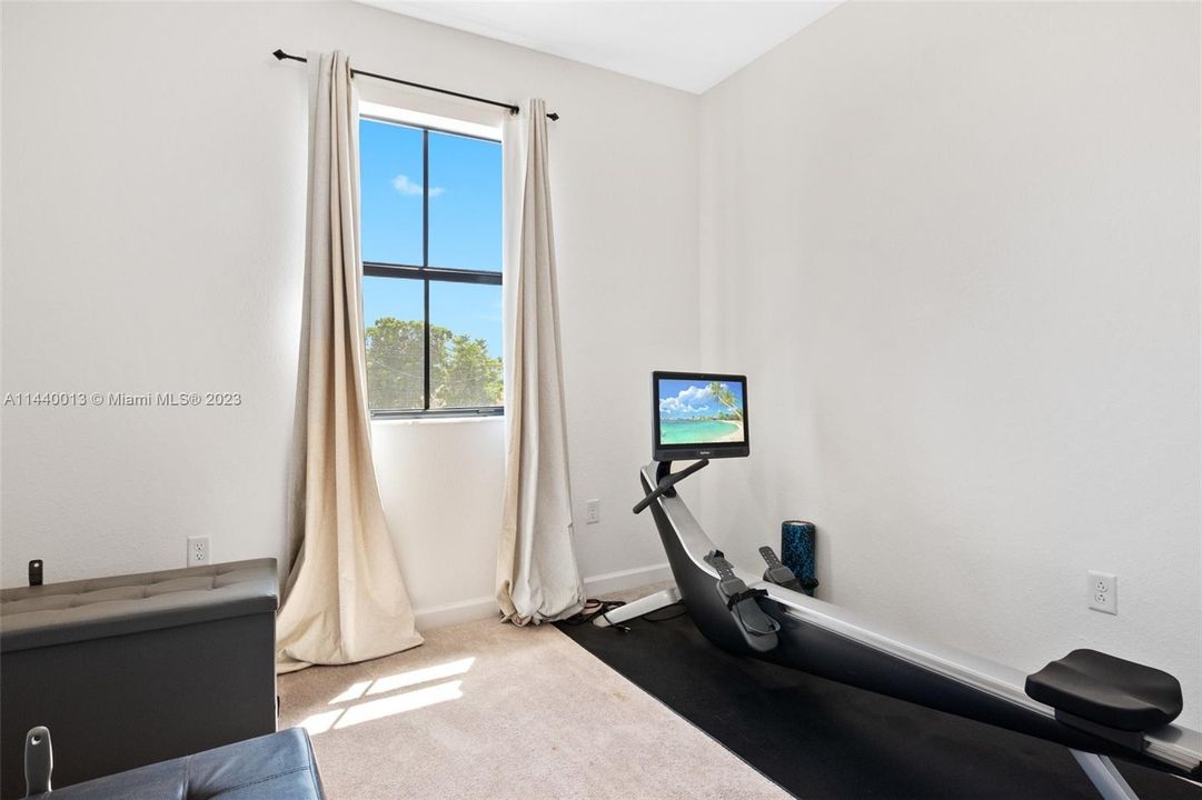 Vendido Recientemente: $539,900 (3 camas, 2 baños, 1704 Pies cuadrados)