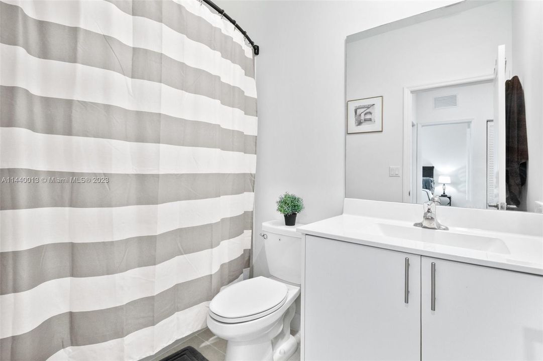 Vendido Recientemente: $539,900 (3 camas, 2 baños, 1704 Pies cuadrados)