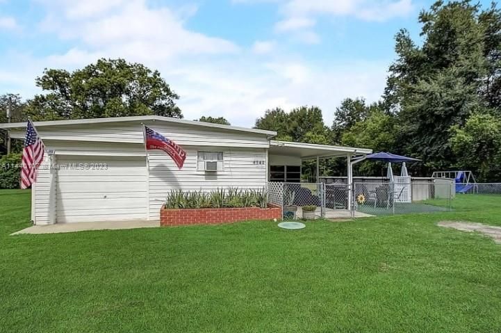 Recently Sold: $161,000 (4 beds, 2 baths, 1992 Square Feet)