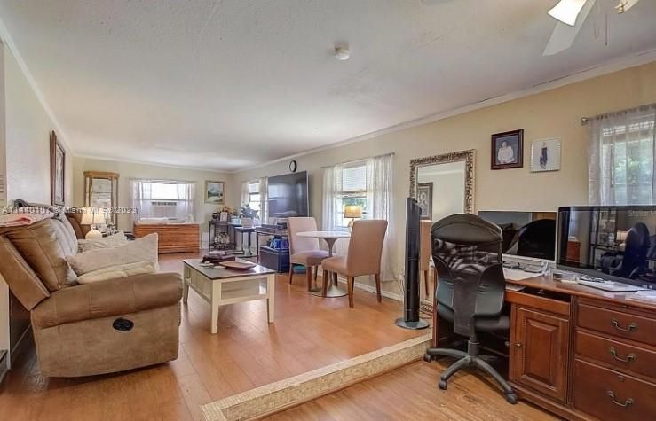 Recently Sold: $161,000 (4 beds, 2 baths, 1992 Square Feet)