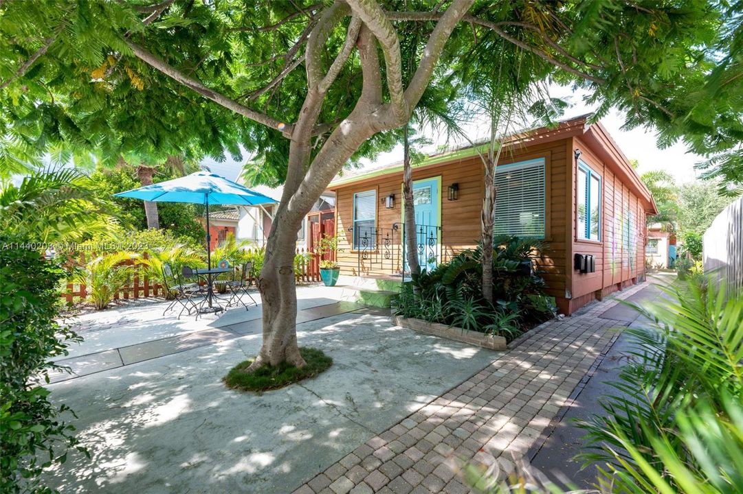 Recently Sold: $875,000 (0 beds, 0 baths, 1779 Square Feet)