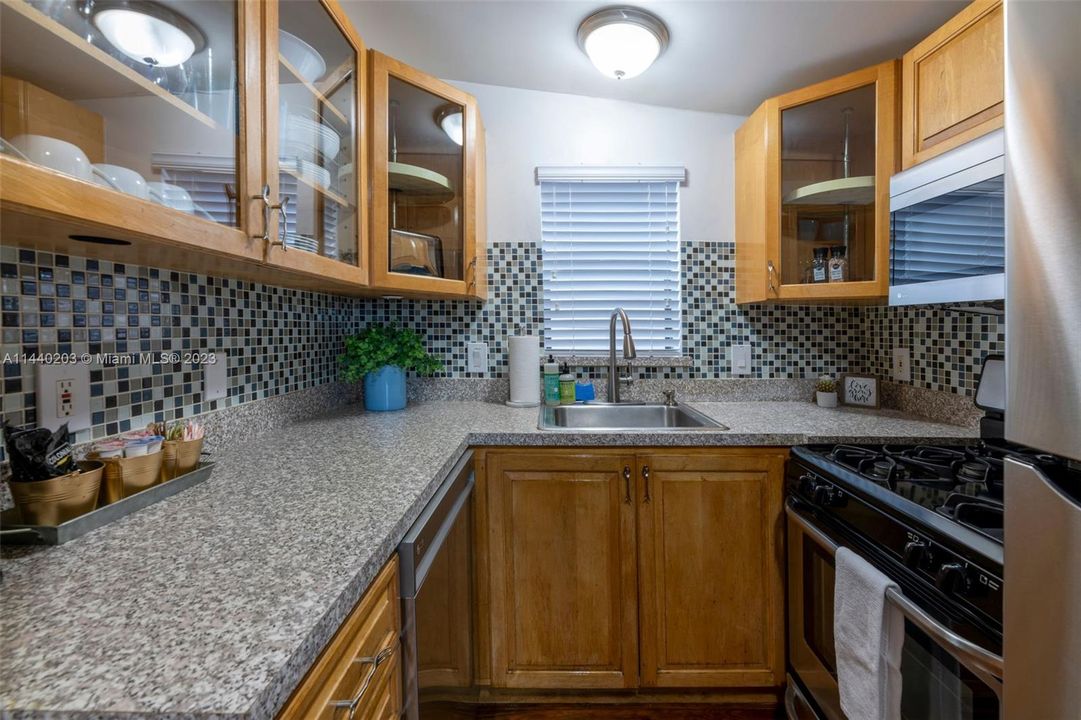 Recently Sold: $875,000 (0 beds, 0 baths, 1779 Square Feet)