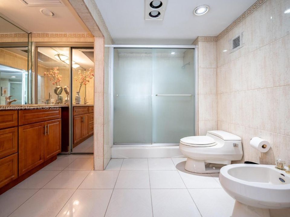 待售: $850,000 (2 贝兹, 2 浴室, 2091 平方英尺)