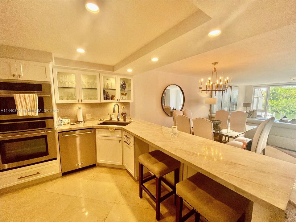 Recientemente alquilado: $7,800 (4 camas, 3 baños, 2651 Pies cuadrados)