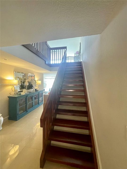 Recientemente alquilado: $7,800 (4 camas, 3 baños, 2651 Pies cuadrados)