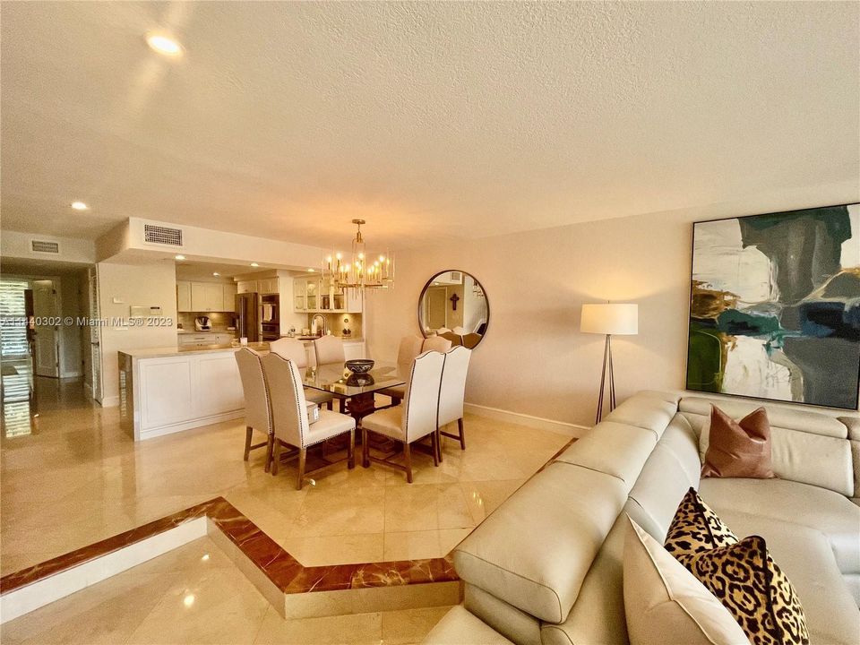 Recientemente alquilado: $7,800 (4 camas, 3 baños, 2651 Pies cuadrados)