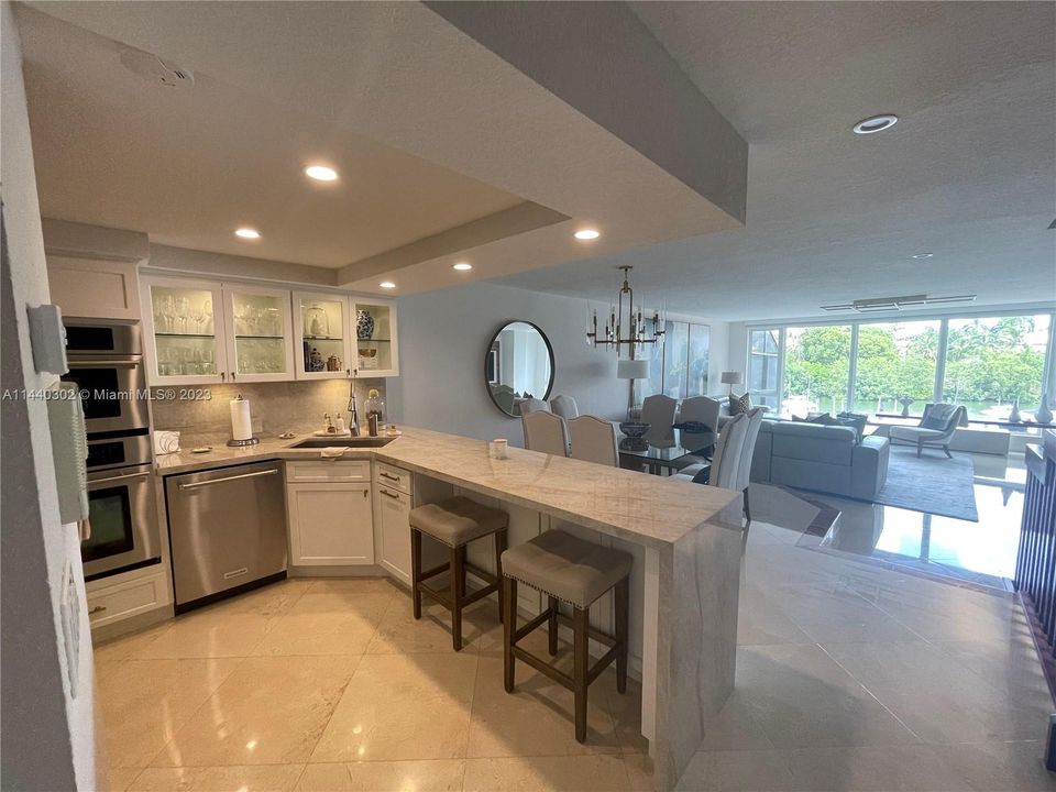 Recientemente alquilado: $7,800 (4 camas, 3 baños, 2651 Pies cuadrados)