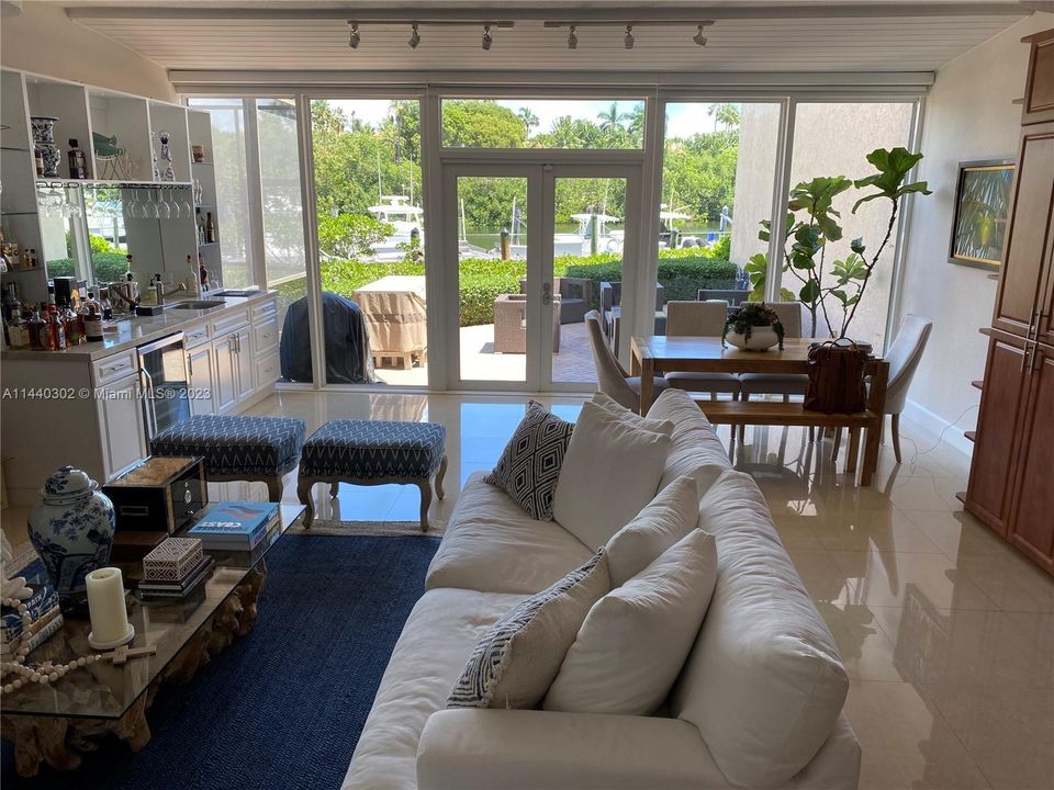 Recientemente alquilado: $7,800 (4 camas, 3 baños, 2651 Pies cuadrados)