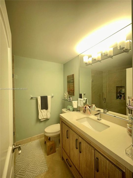 Recientemente alquilado: $7,800 (4 camas, 3 baños, 2651 Pies cuadrados)