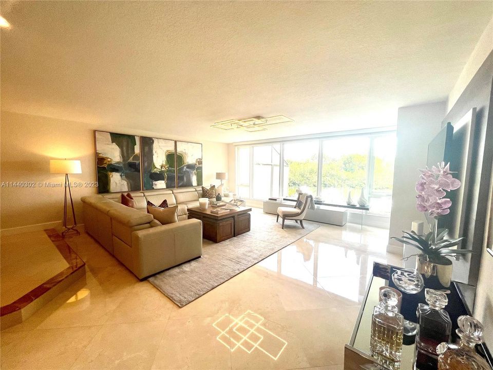 Recientemente alquilado: $7,800 (4 camas, 3 baños, 2651 Pies cuadrados)