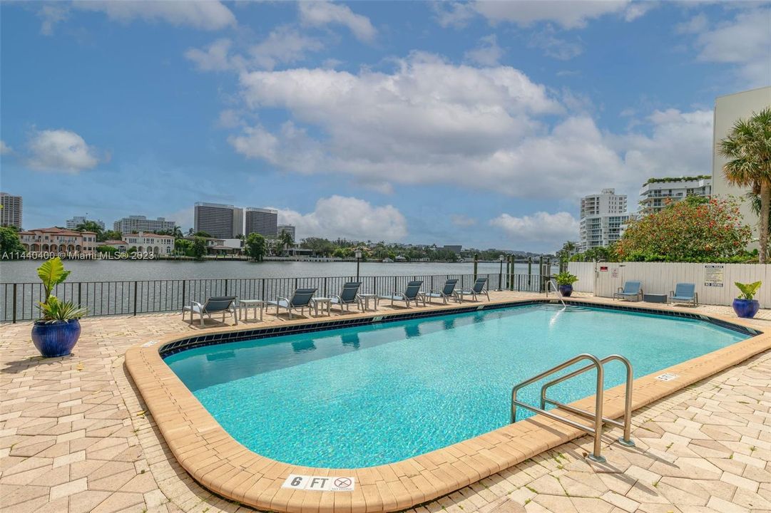 Недавно продано: $390,000 (1 спален, 1 ванн, 1000 Квадратных фут)