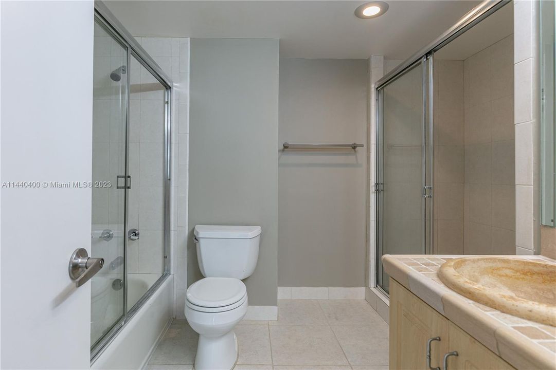 Недавно продано: $390,000 (1 спален, 1 ванн, 1000 Квадратных фут)