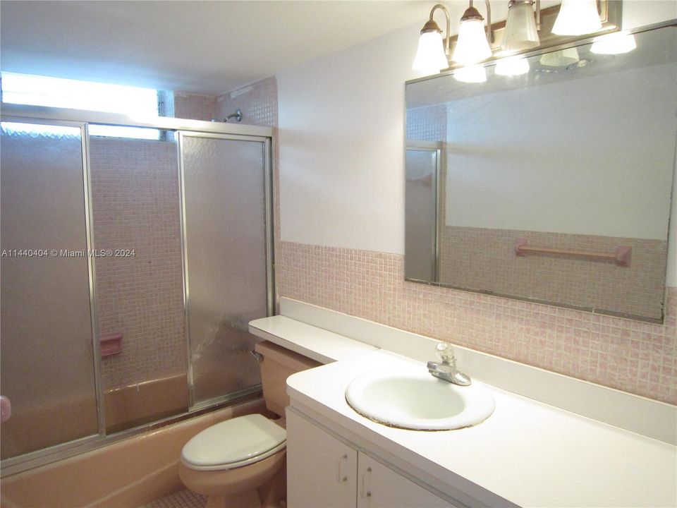 For Sale: $219,000 (2 beds, 2 baths, 1083 Square Feet)