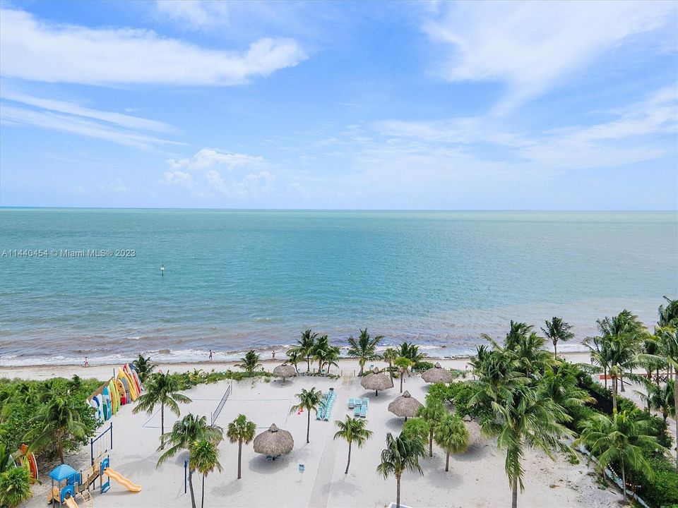 Recently Sold: $615,000 (2 beds, 1 baths, 965 Square Feet)