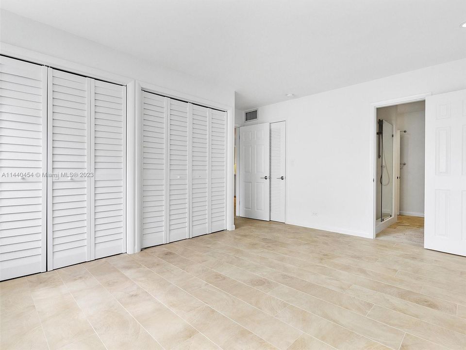 Recently Sold: $615,000 (2 beds, 1 baths, 965 Square Feet)