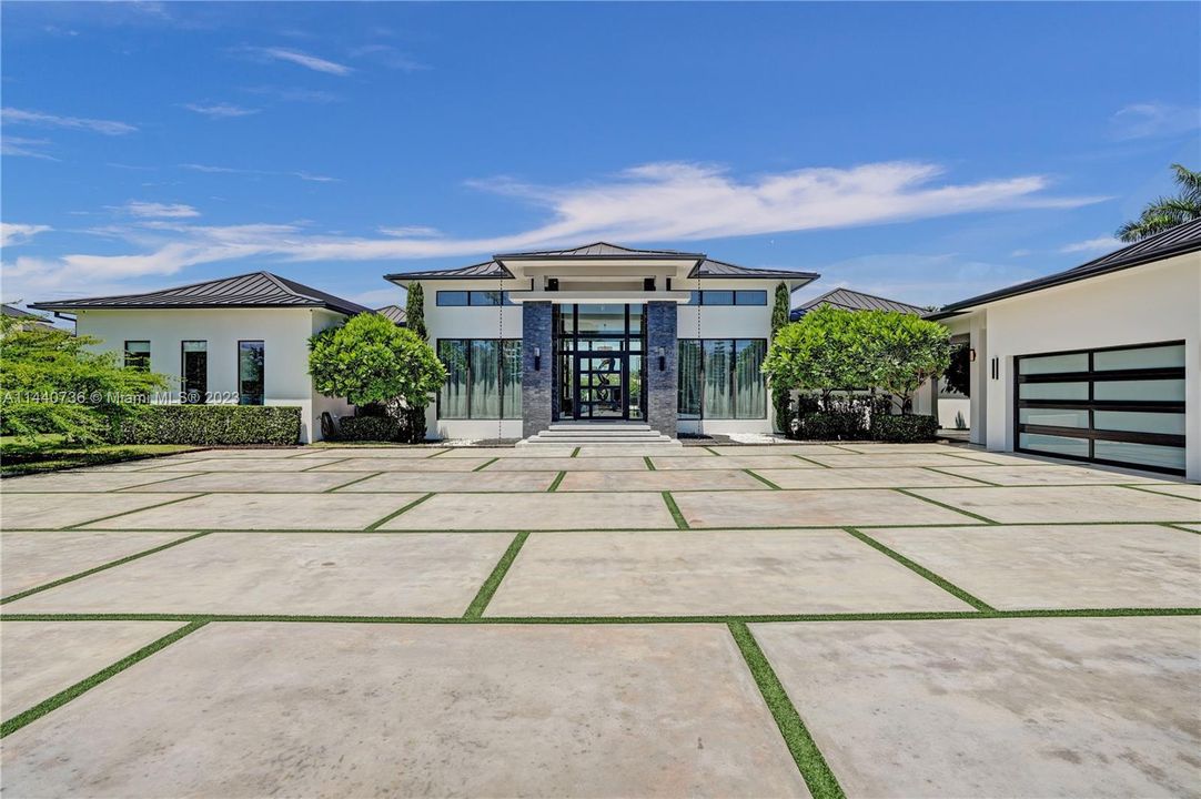Recently Sold: $4,999,999 (5 beds, 7 baths, 5563 Square Feet)