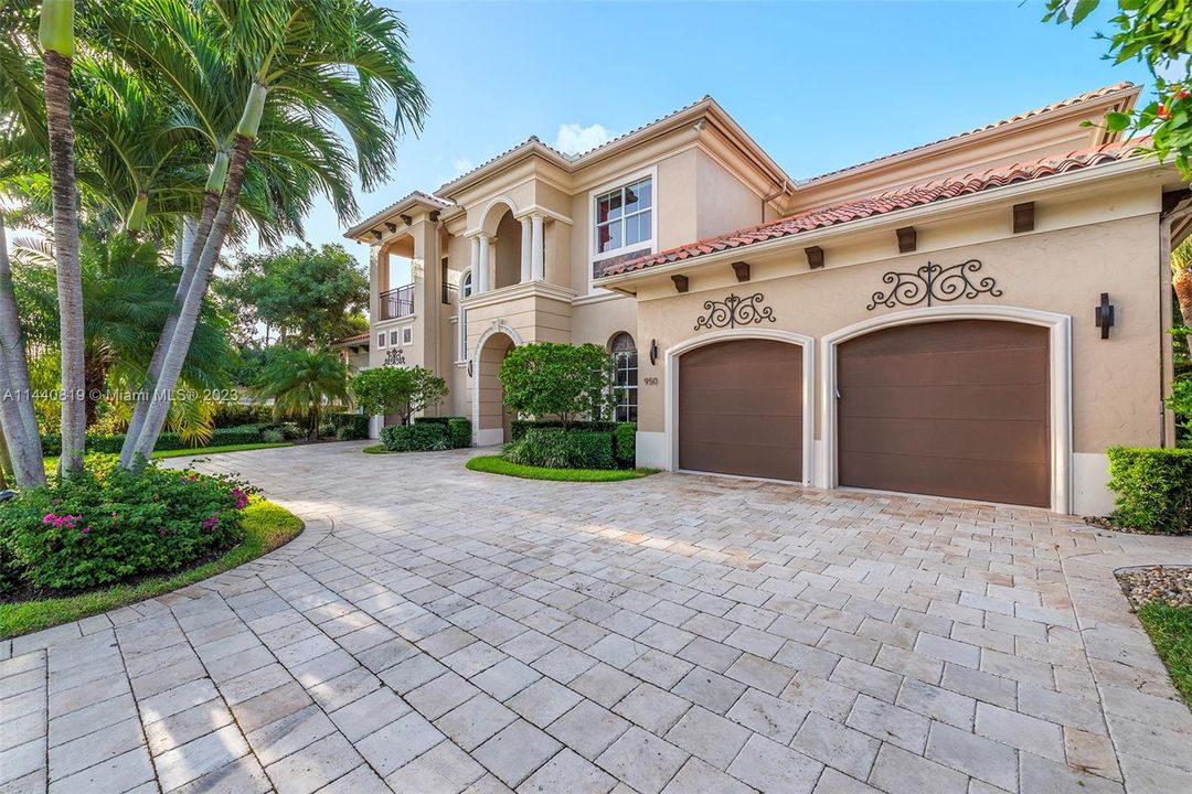 Recently Sold: $4,700,000 (4 beds, 5 baths, 5271 Square Feet)