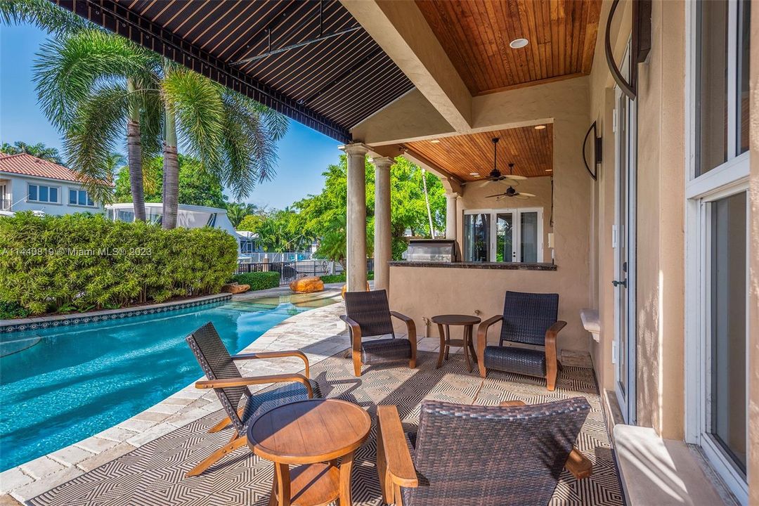 Recently Sold: $4,700,000 (4 beds, 5 baths, 5271 Square Feet)