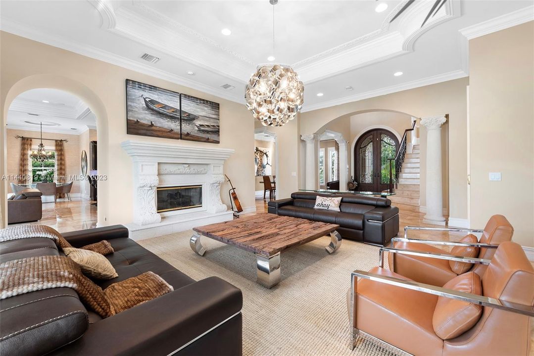 Recently Sold: $4,700,000 (4 beds, 5 baths, 5271 Square Feet)