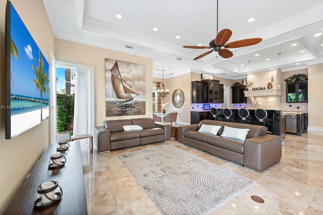 Recently Sold: $4,700,000 (4 beds, 5 baths, 5271 Square Feet)