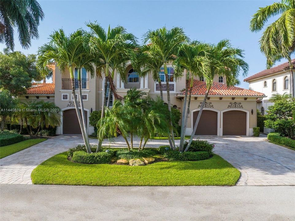 Recently Sold: $4,700,000 (4 beds, 5 baths, 5271 Square Feet)