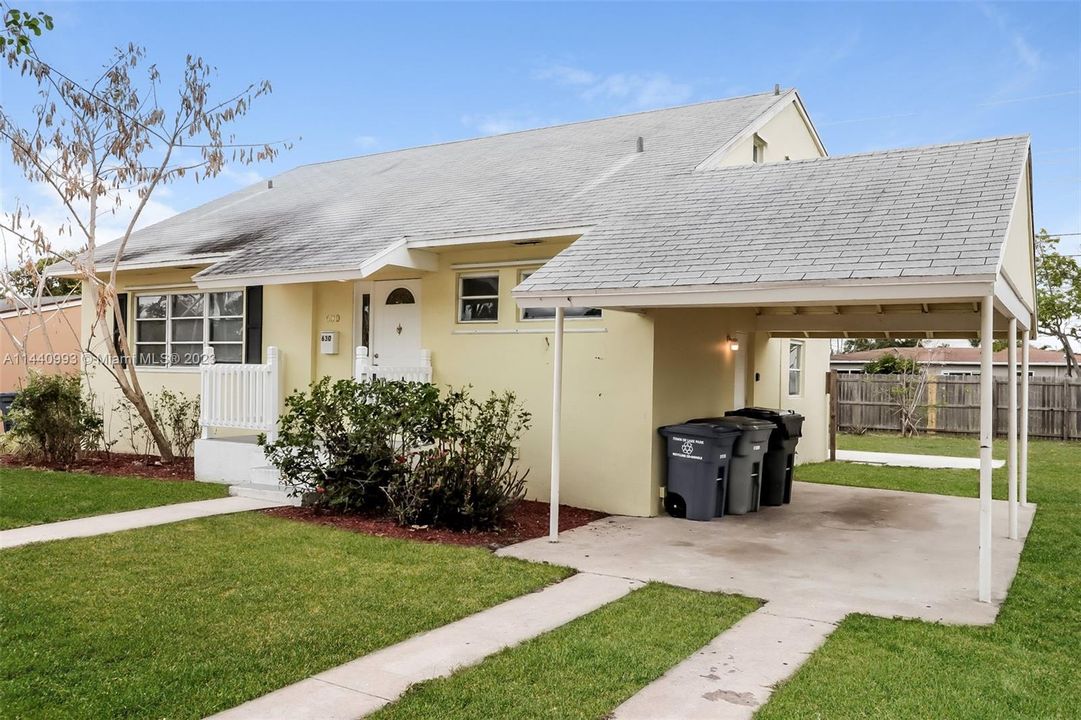 Recently Rented: $2,315 (4 beds, 2 baths, 1476 Square Feet)