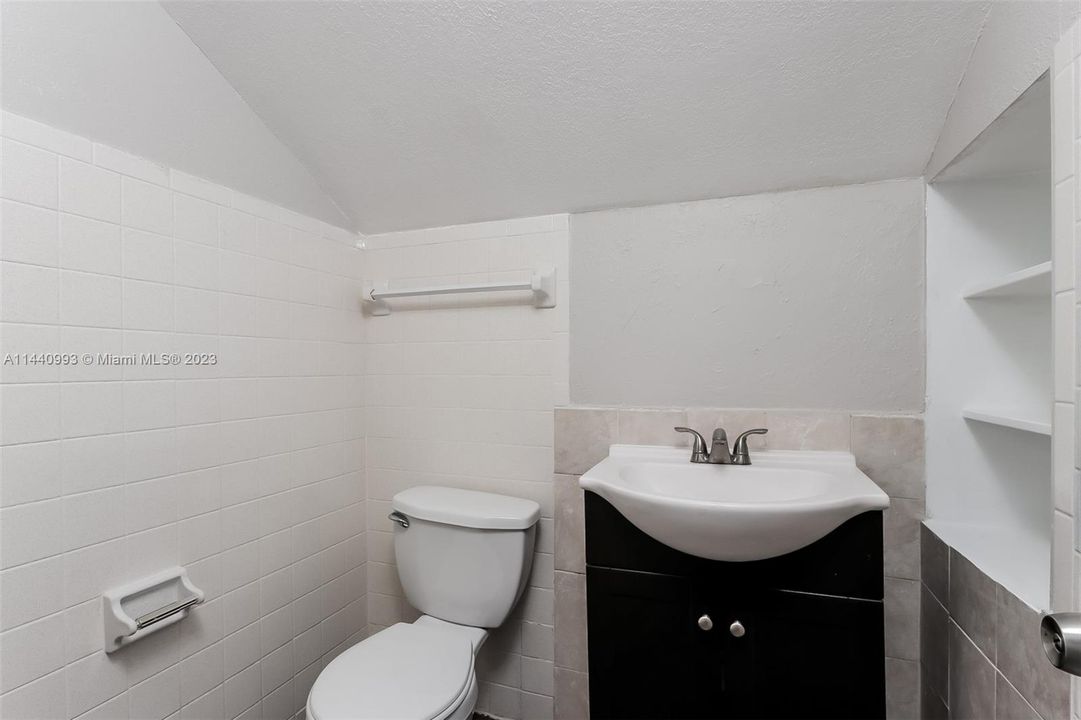 Recently Rented: $2,315 (4 beds, 2 baths, 1476 Square Feet)