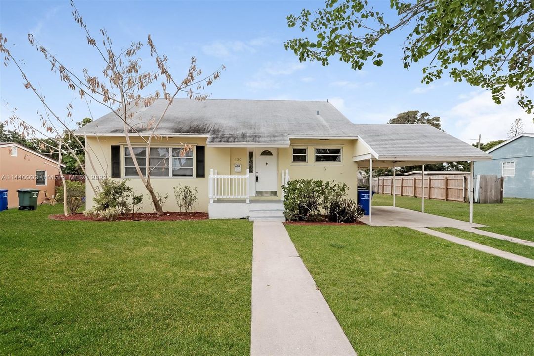 Recently Rented: $2,315 (4 beds, 2 baths, 1476 Square Feet)