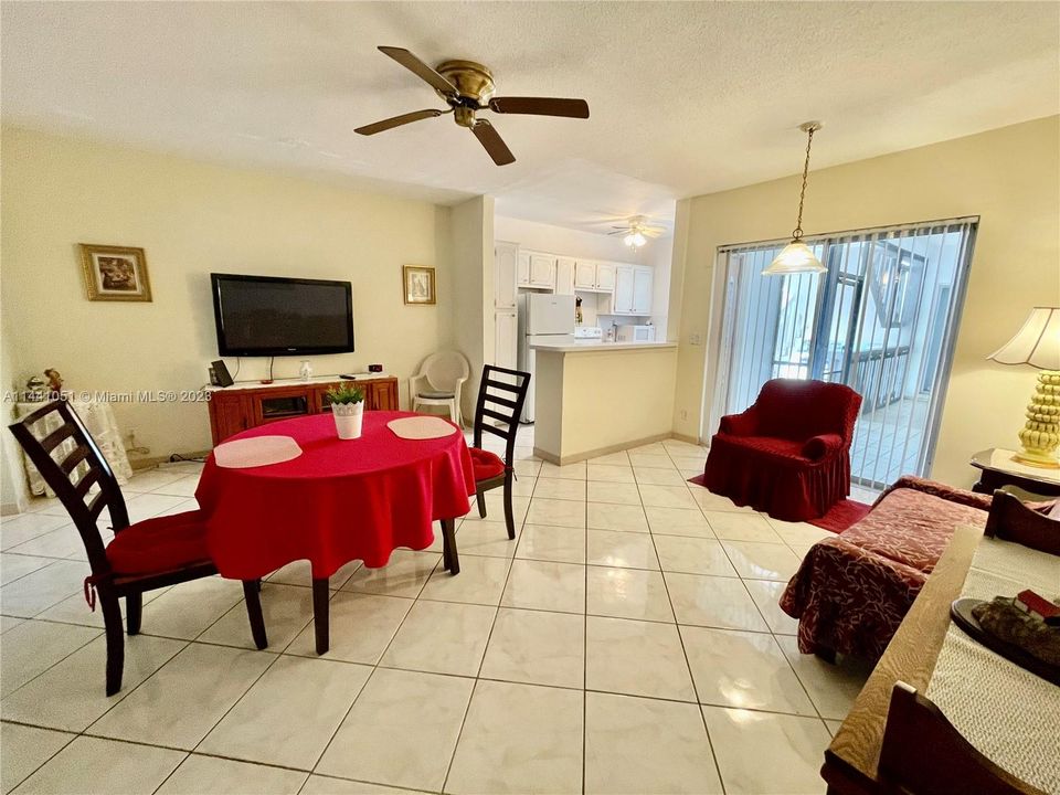 Vendido Recientemente: $162,000 (1 camas, 1 baños, 564 Pies cuadrados)