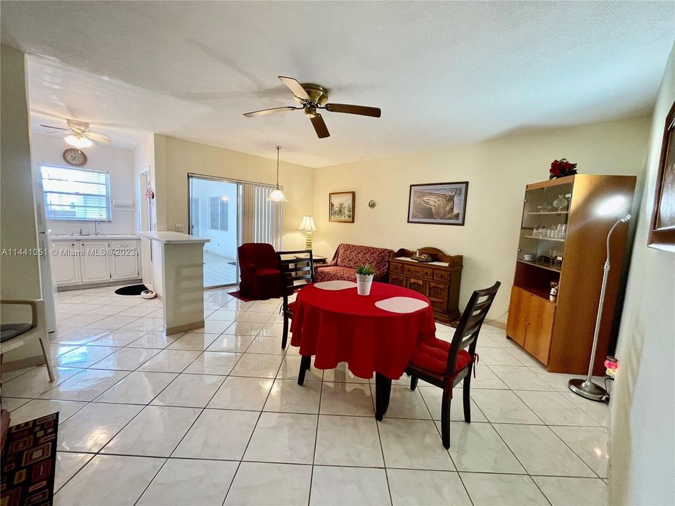 Vendido Recientemente: $162,000 (1 camas, 1 baños, 564 Pies cuadrados)