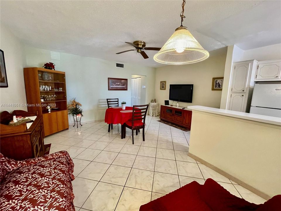 Vendido Recientemente: $162,000 (1 camas, 1 baños, 564 Pies cuadrados)