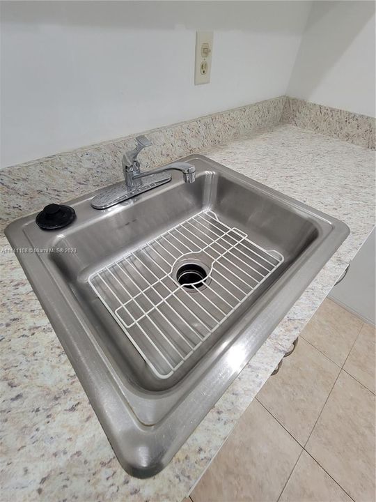 Vendido Recientemente: $149,000 (1 camas, 1 baños, 600 Pies cuadrados)
