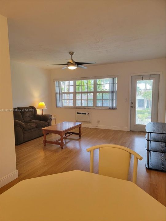 Vendido Recientemente: $149,000 (1 camas, 1 baños, 600 Pies cuadrados)