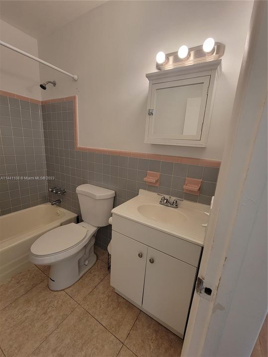 Vendido Recientemente: $149,000 (1 camas, 1 baños, 600 Pies cuadrados)