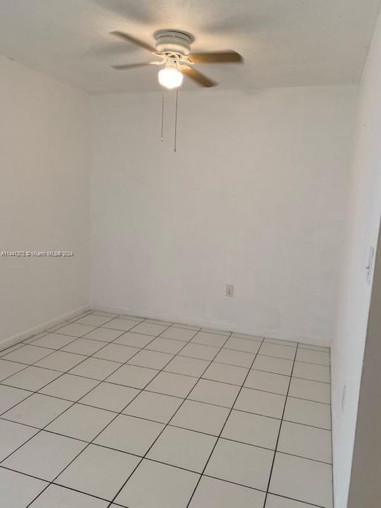 For Sale: $125,000 (0 beds, 1 baths, 450 Square Feet)