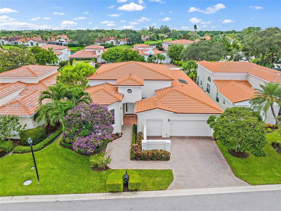 Recently Sold: $1,850,000 (3 beds, 3 baths, 2460 Square Feet)