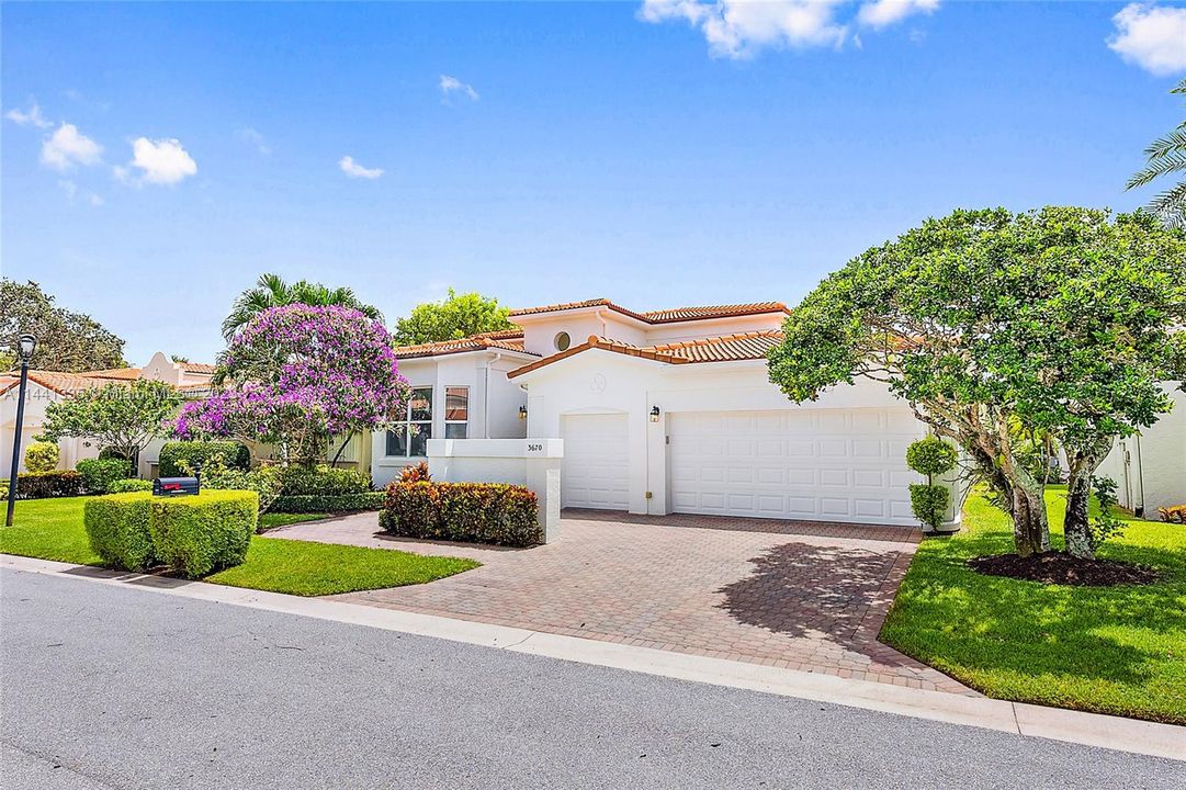 Recently Sold: $1,850,000 (3 beds, 3 baths, 2460 Square Feet)