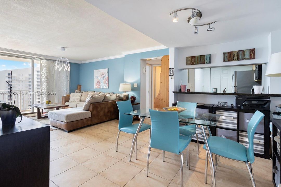 Recently Sold: $499,000 (2 beds, 2 baths, 968 Square Feet)