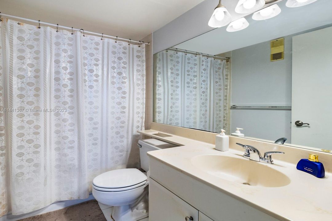 Recently Sold: $499,000 (2 beds, 2 baths, 968 Square Feet)