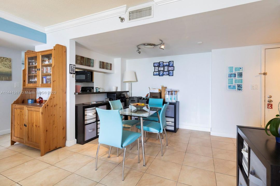 Recently Sold: $499,000 (2 beds, 2 baths, 968 Square Feet)