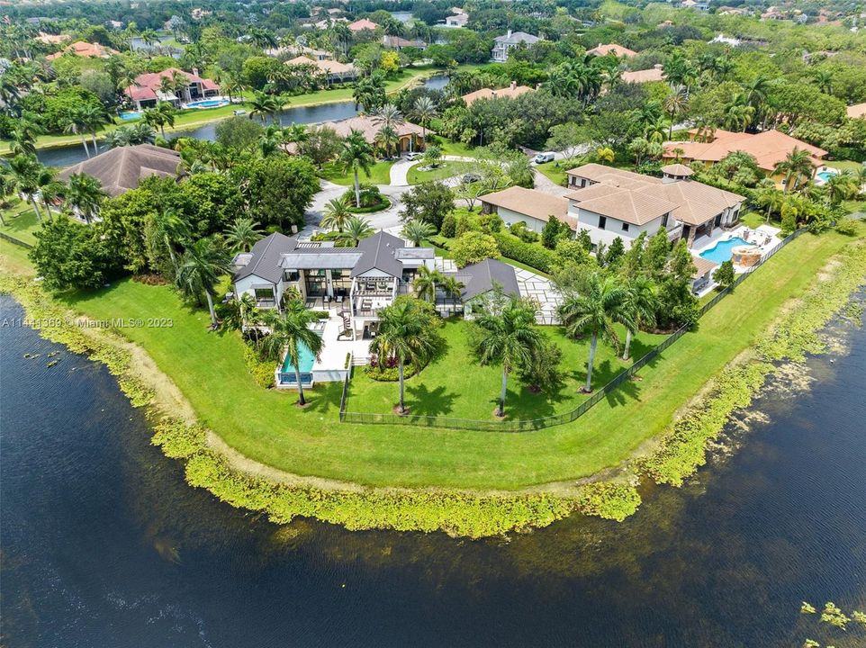 Недавно продано: $3,675,000 (6 спален, 5 ванн, 3926 Квадратных фут)