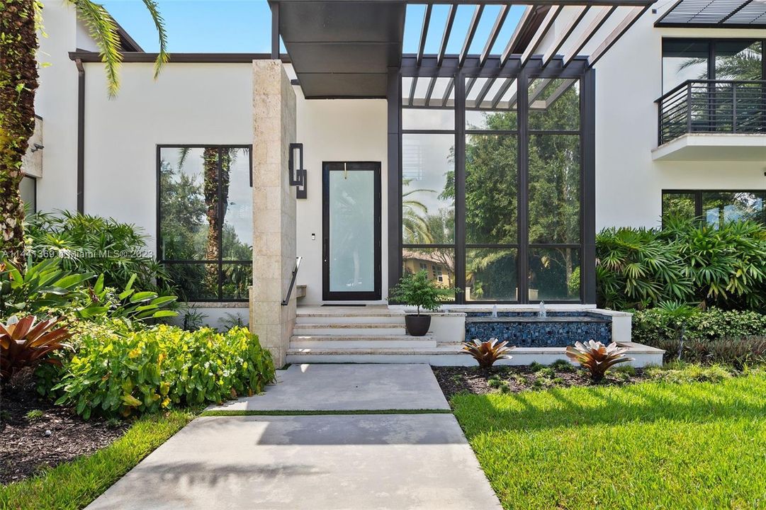 Недавно продано: $3,675,000 (6 спален, 5 ванн, 3926 Квадратных фут)